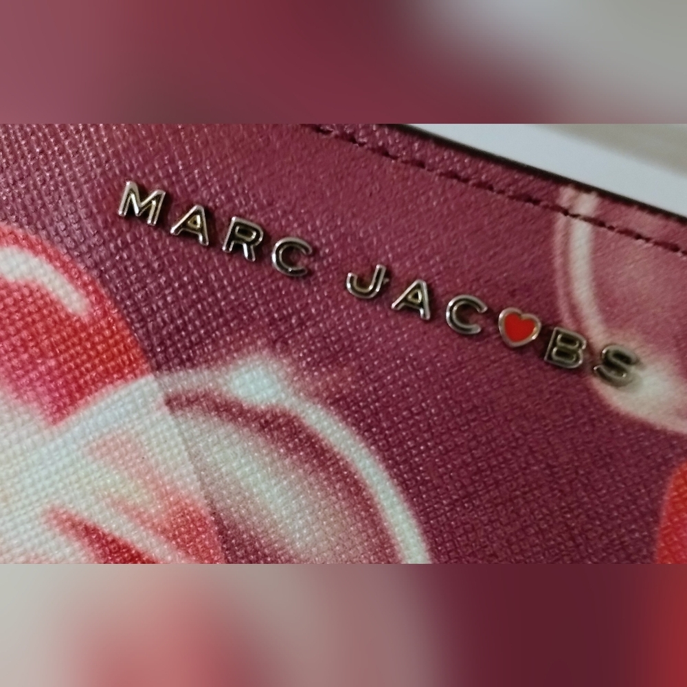 Marc Jacobs Wallet Limited Edition "Hot Lips" Valentine Collection - Picture 3 of 16